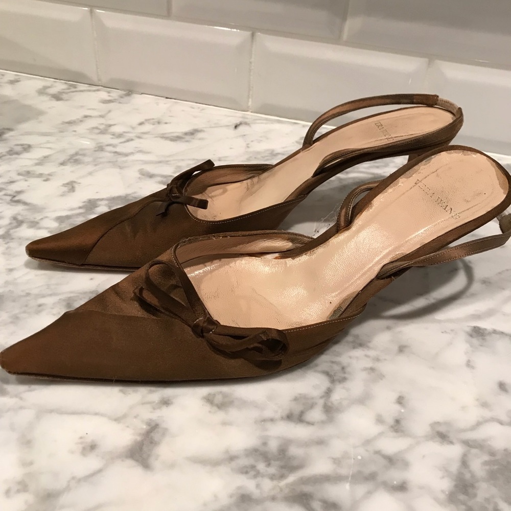 Vera Wang low heel